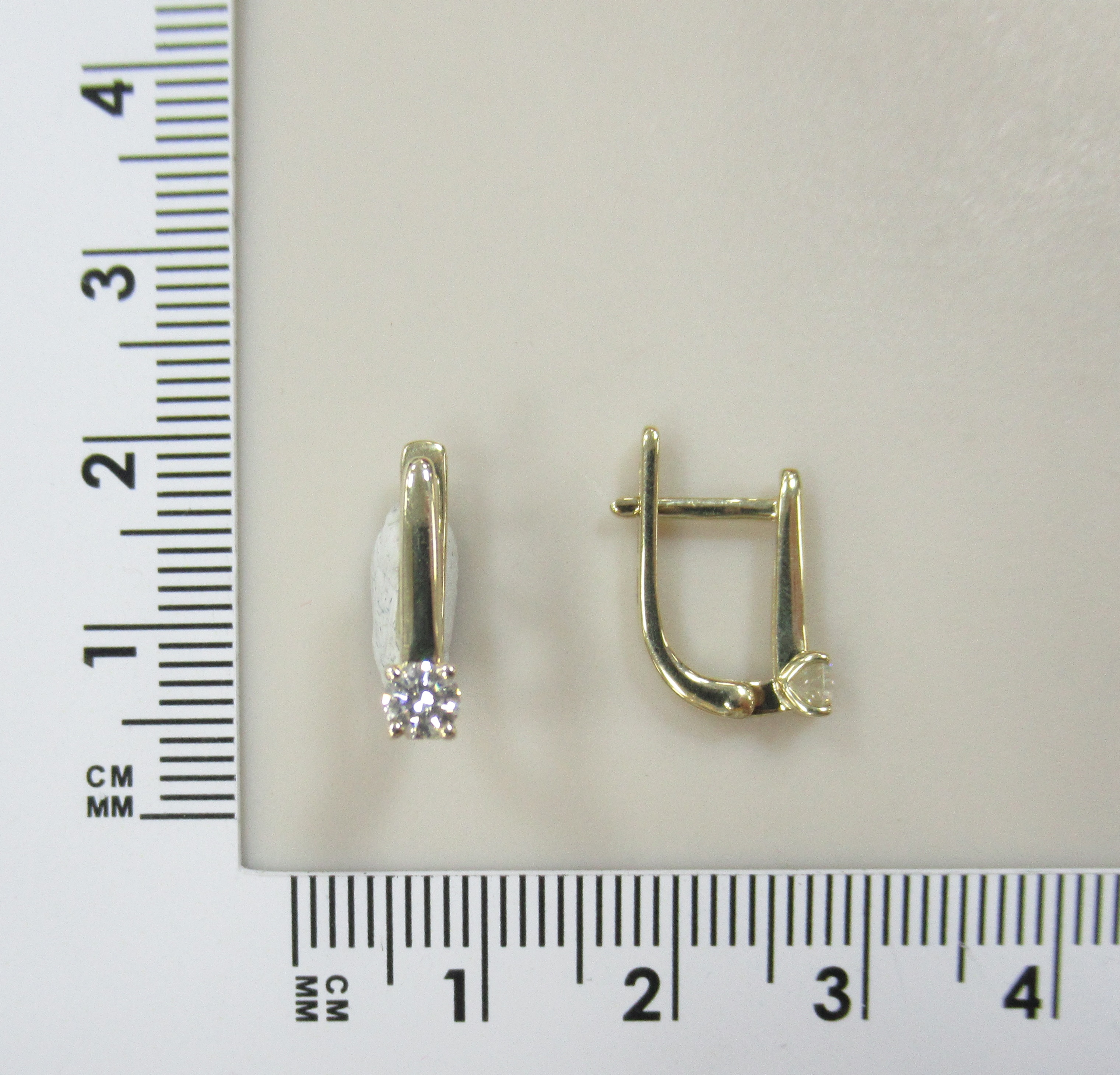 Серьги из желтого золота с бриллиантами